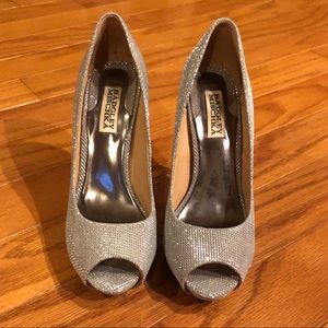 Badgley Mischka Silver Peep Toe Pumps
